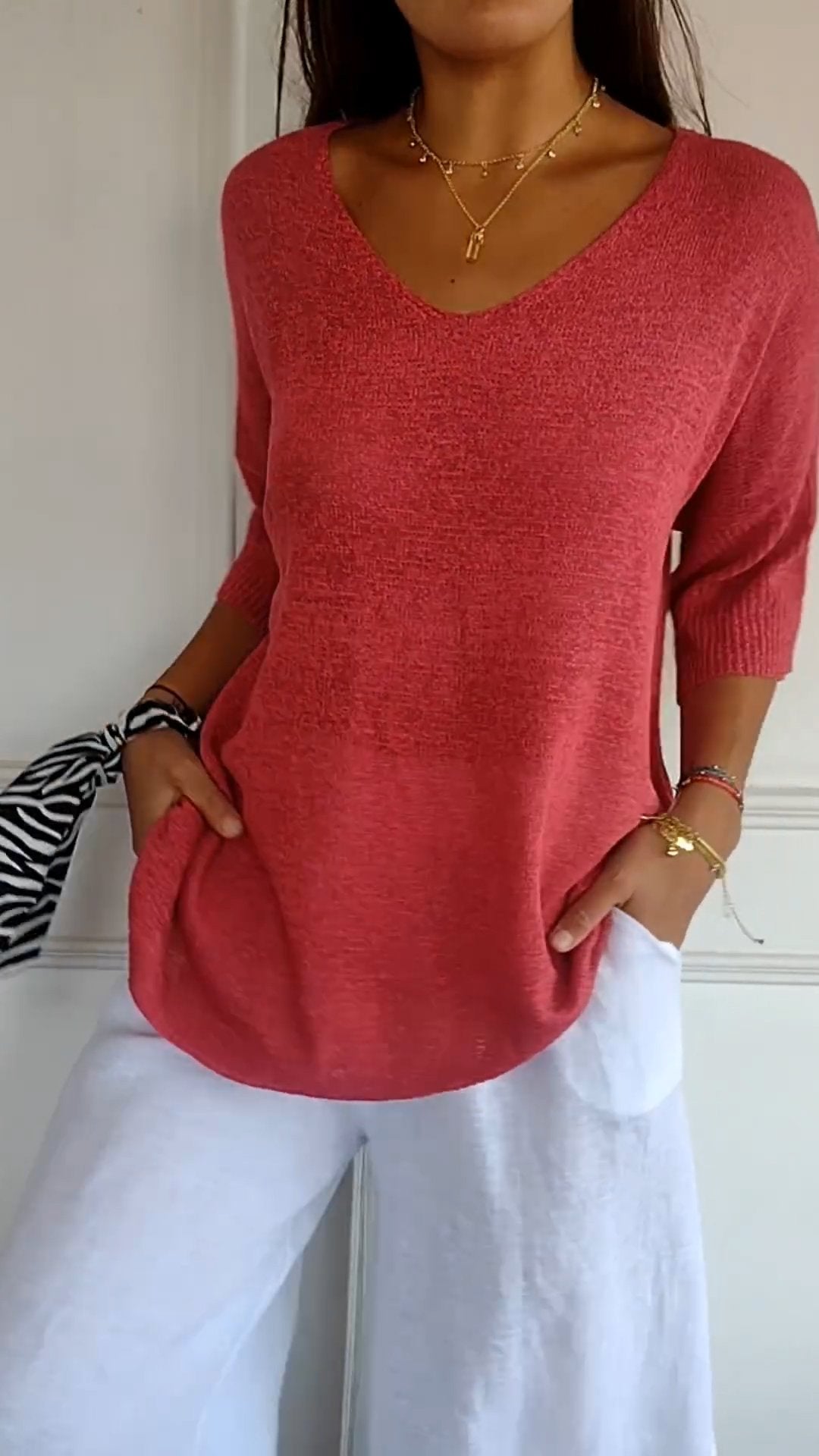 Montclaire™ | Chic Lightweight V-Neck Blouse