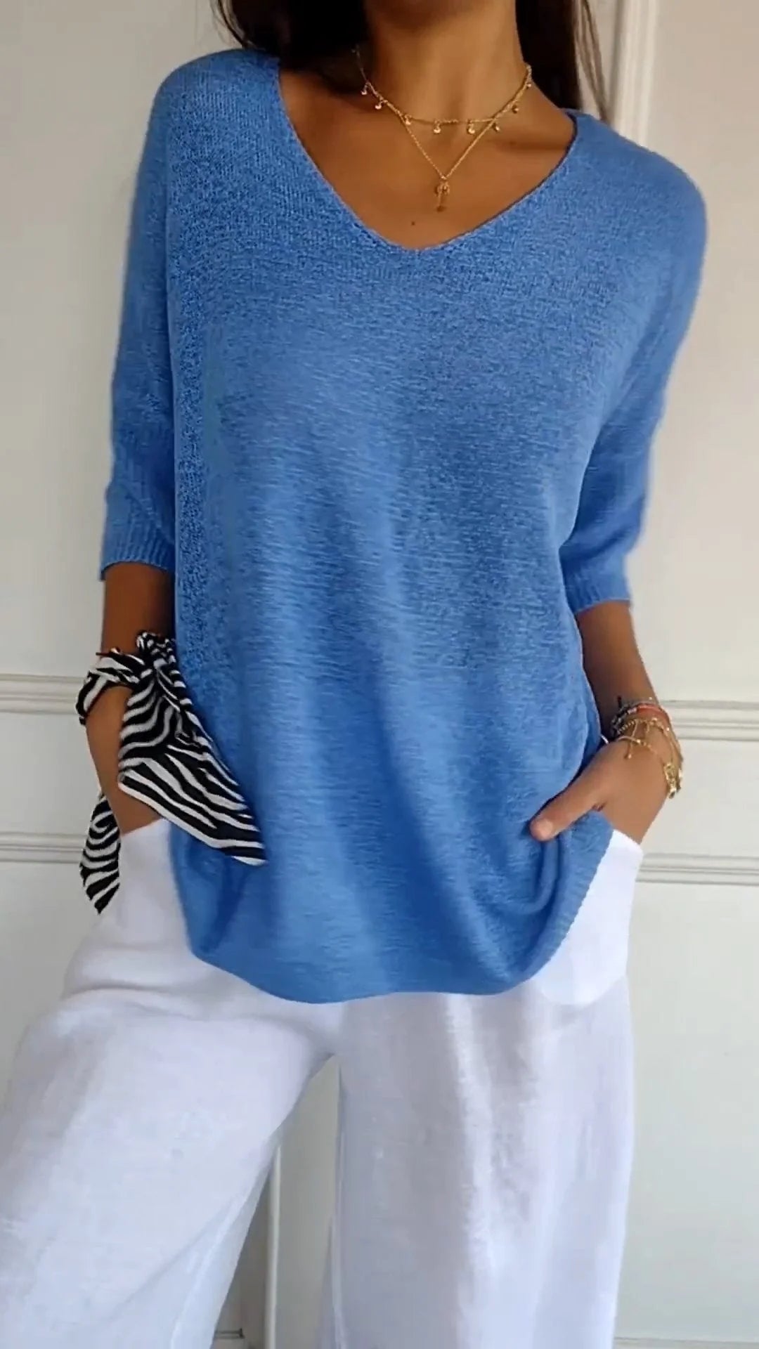 Montclaire™ | Chic Lightweight V-Neck Blouse