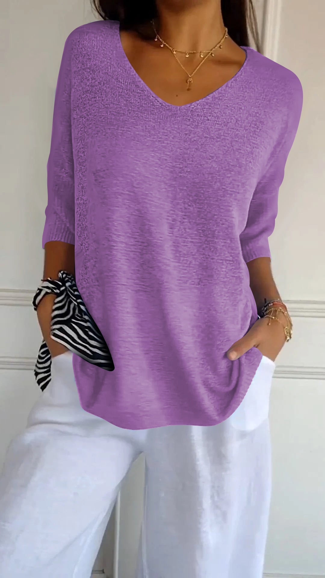 Montclaire™ | Chic Lightweight V-Neck Blouse