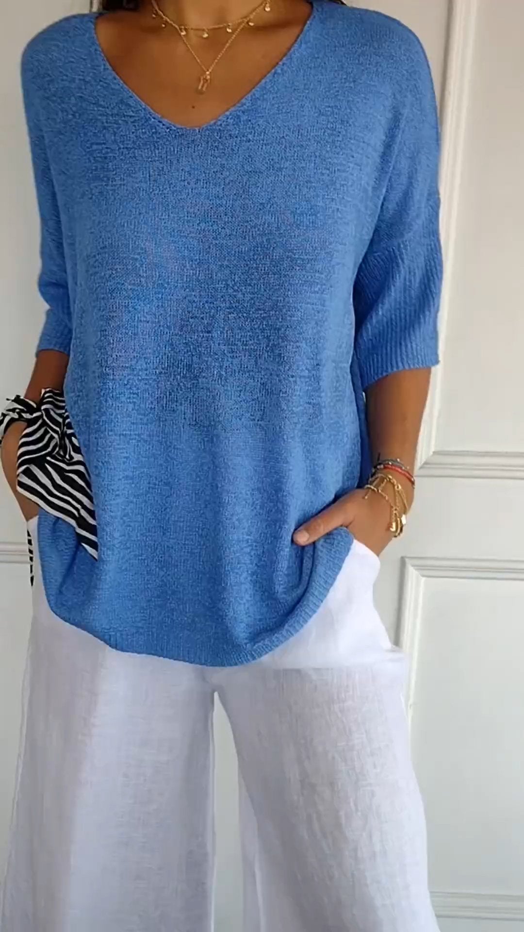 Montclaire™ | Chic Lightweight V-Neck Blouse