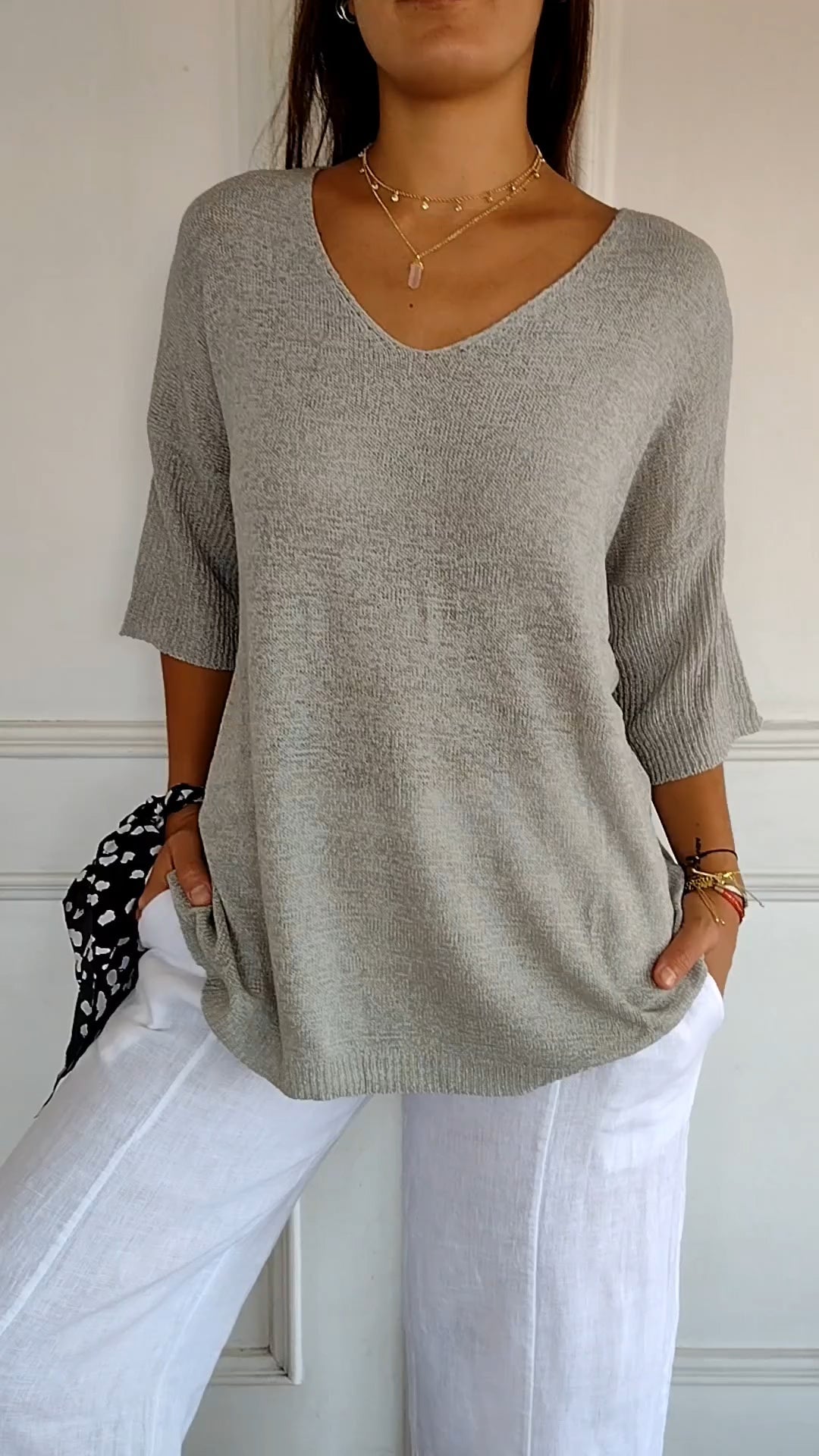 Montclaire™ | Chic Lightweight V-Neck Blouse